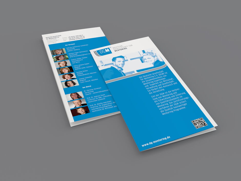 martin_zech_design_corporate_design_deutsche_gesellschaft_fuer_mentoring_flyer