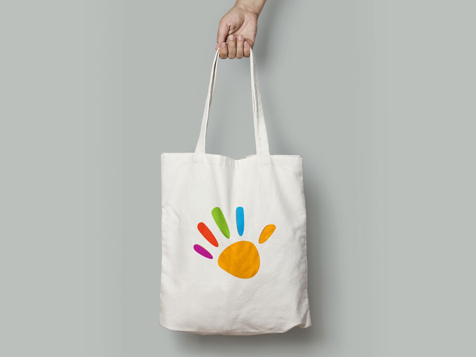 martin_zech_design_corporate_design_care_share_smile_jutetasche